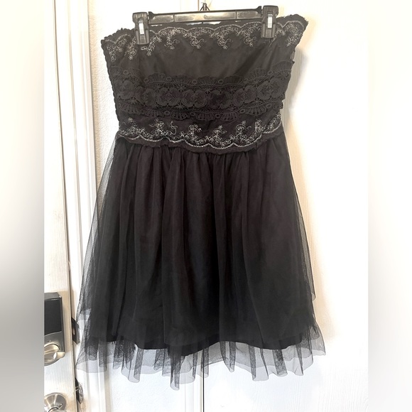 Source Unknown Dresses & Skirts - Black strapless Mini Dress… Its beautiful!